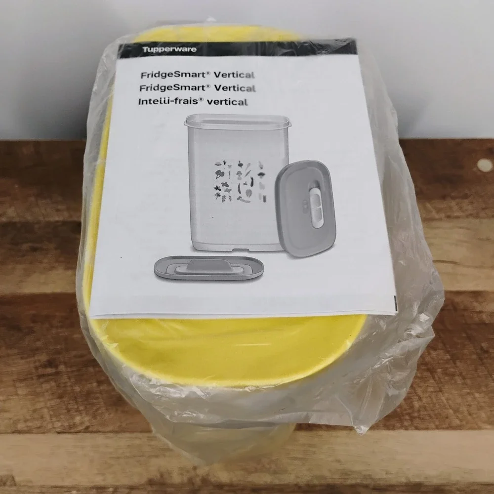 Tupperware FridgeSmart Vertical Container w/ Insert 3.2 Liter Vent Tab Yellow‎